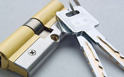 蕪湖配汽車鑰匙(開鎖加換鎖多少錢)